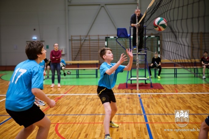 Madlienietēm un ogrēniešiem medaļas volejbola turnīrā