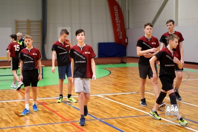 Madlienietēm un ogrēniešiem medaļas volejbola turnīrā