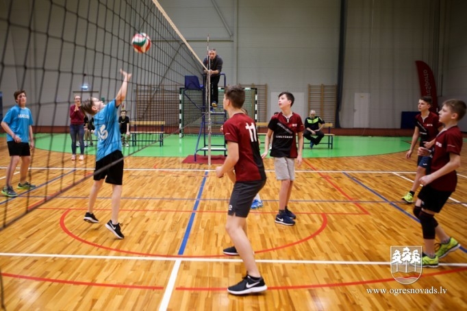 Madlienietēm un ogrēniešiem medaļas volejbola turnīrā