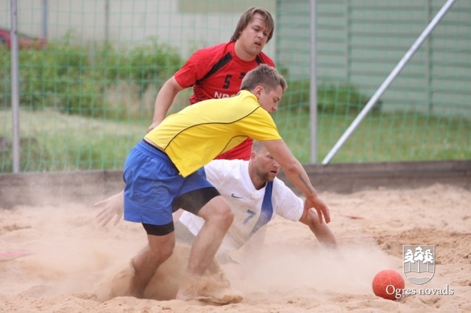 Ogrēniešiem 3.vieta pludmales handbola čempionāta 2.posmā