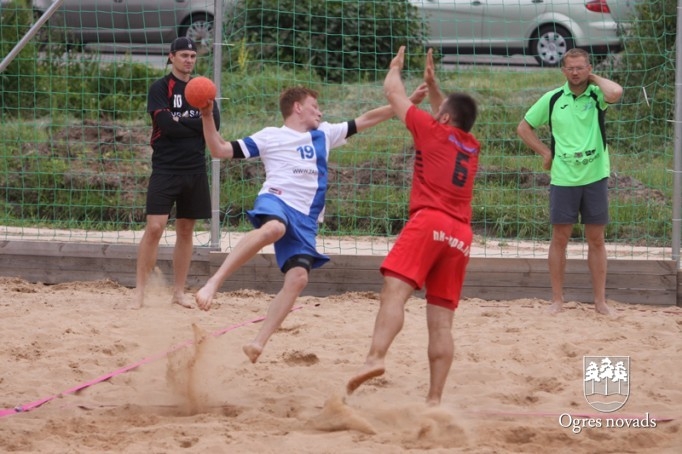 Ogrēniešiem 3.vieta pludmales handbola čempionāta 2.posmā