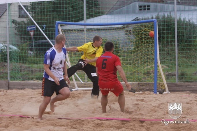 Ogrēniešiem 3.vieta pludmales handbola čempionāta 2.posmā