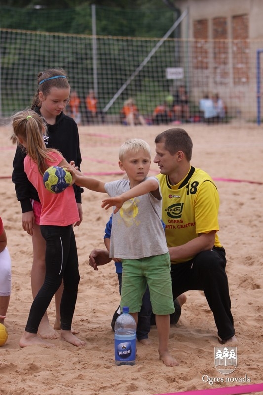 Ogrēniešiem 3.vieta pludmales handbola čempionāta 2.posmā
