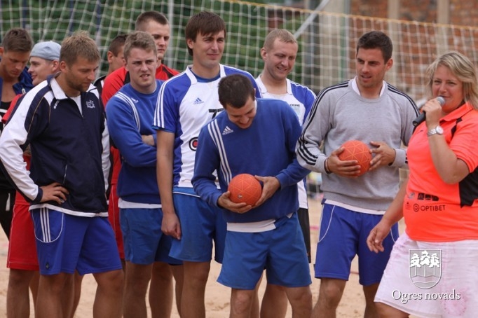 Ogrēniešiem 3.vieta pludmales handbola čempionāta 2.posmā