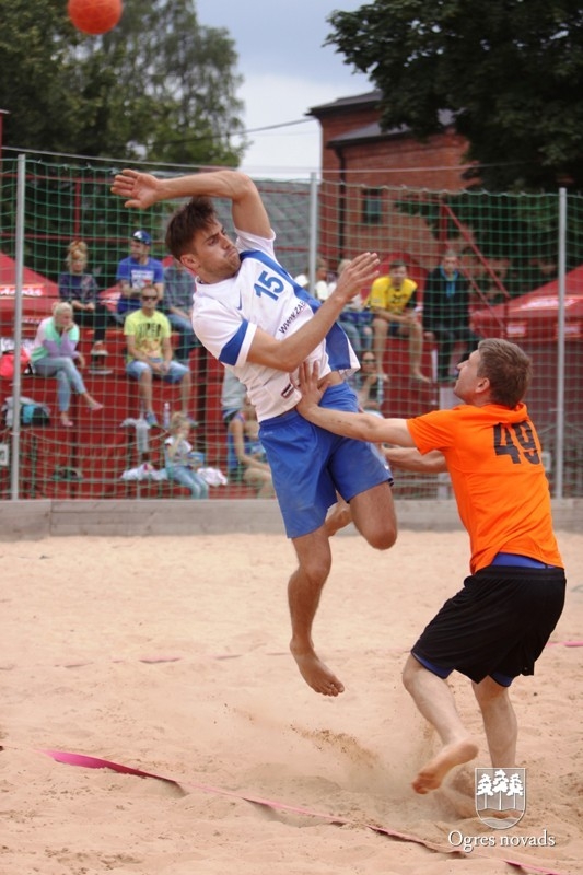 Ogrēniešiem 3.vieta pludmales handbola čempionāta 2.posmā