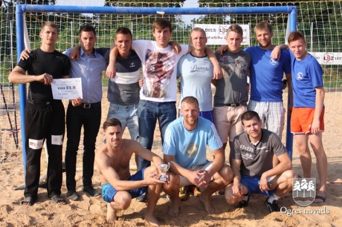 Ogrēniešiem 3.vieta pludmales handbola čempionāta 2.posmā