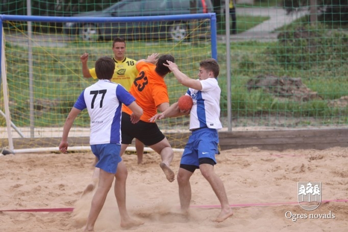 Ogrēniešiem 3.vieta pludmales handbola čempionāta 2.posmā