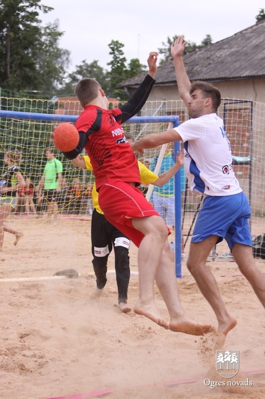 Ogrēniešiem 3.vieta pludmales handbola čempionāta 2.posmā