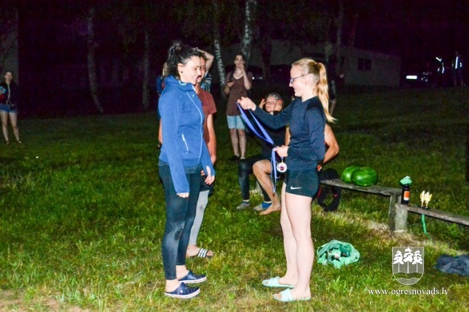 Madlienas nakts turnīrā cīnās 16 volejbolistu pāri