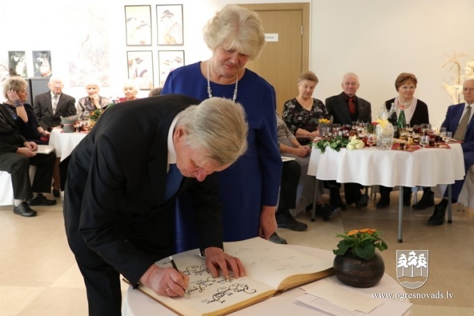 Pašvaldība sveic novada Dimanta un Zelta kāzu pārus