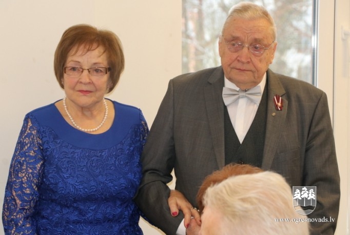 Godina Zelta un Dimanta kāzu pārus