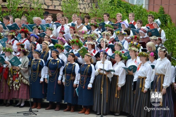 VIII Ziemeļu un Baltijas valstu Dziesmu svētku Novadu diena Ogrē