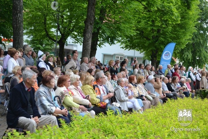 VIII Ziemeļu un Baltijas valstu Dziesmu svētku Novadu diena Ogrē
