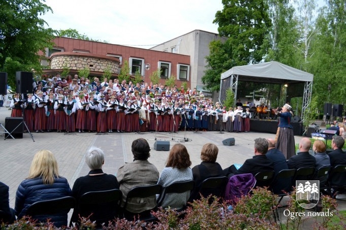 VIII Ziemeļu un Baltijas valstu Dziesmu svētku Novadu diena Ogrē