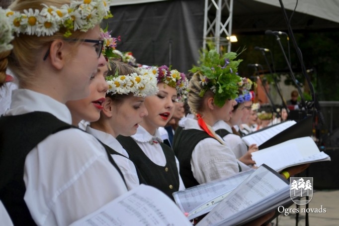 VIII Ziemeļu un Baltijas valstu Dziesmu svētku Novadu diena Ogrē