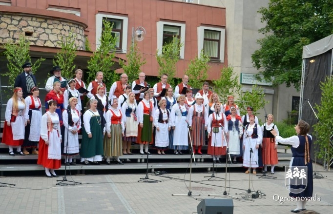 VIII Ziemeļu un Baltijas valstu Dziesmu svētku Novadu diena Ogrē