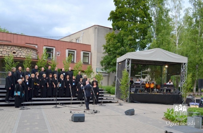 VIII Ziemeļu un Baltijas valstu Dziesmu svētku Novadu diena Ogrē