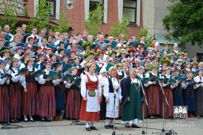 VIII Ziemeļu un Baltijas valstu Dziesmu svētku Novadu diena Ogrē