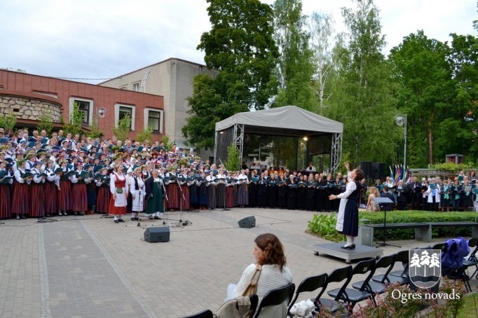 VIII Ziemeļu un Baltijas valstu Dziesmu svētku Novadu diena Ogrē