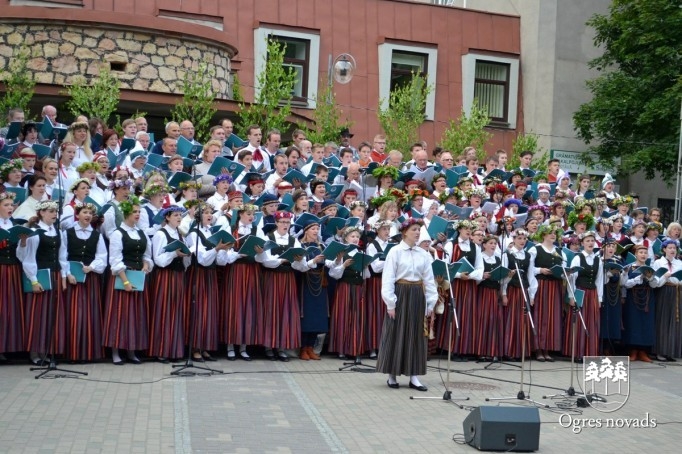 VIII Ziemeļu un Baltijas valstu Dziesmu svētku Novadu diena Ogrē