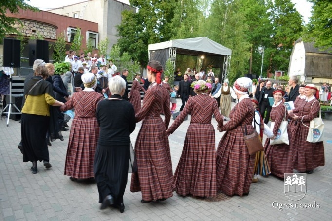 VIII Ziemeļu un Baltijas valstu Dziesmu svētku Novadu diena Ogrē