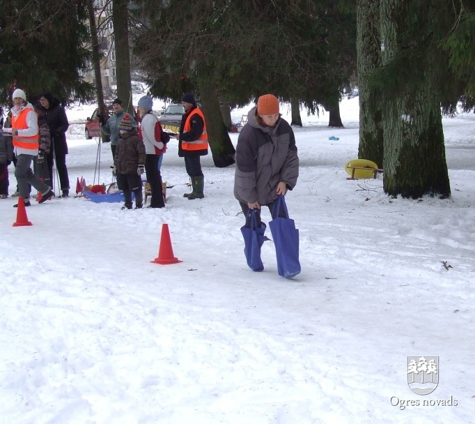 Aizvadīti Ogres novada ģimeņu ziemas sporta svētki