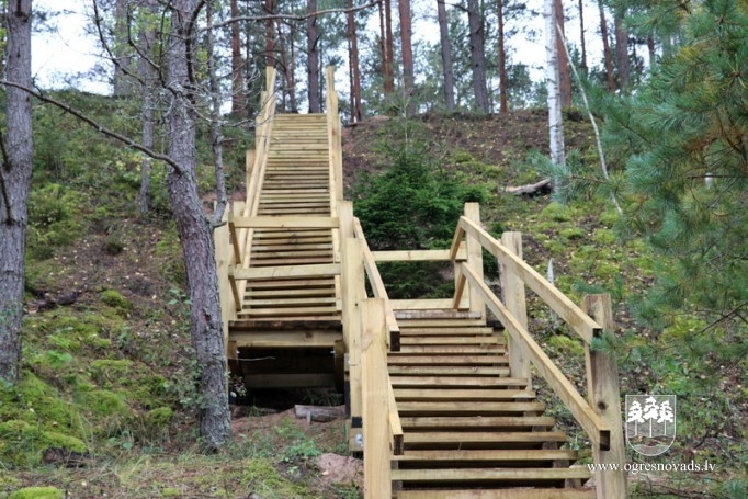 Turpinās Zilo kalnu labiekārtošanas projekta realizācija