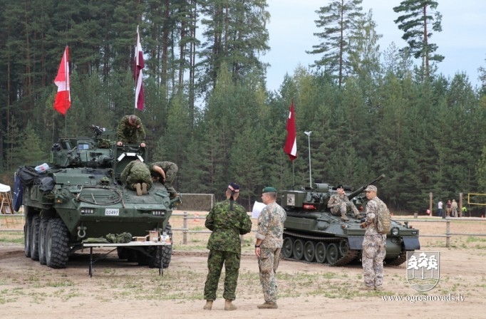 Skolēni dodas patriotiskā pārgājienā