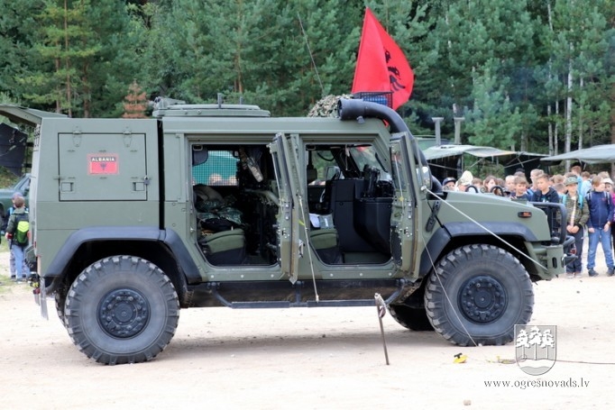 Skolēni dodas patriotiskā pārgājienā