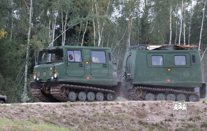 Skolēni dodas patriotiskā pārgājienā