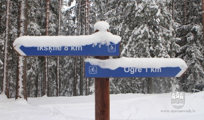 Slēpošanas trase Zilajos kalnos gaida slēpotājus