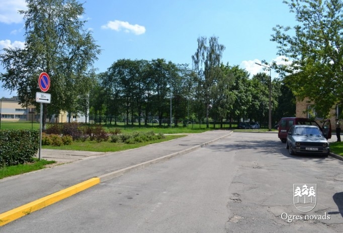 Atrisināts Zilokalnu pr.16 un 18 māju stāvvietu jautājums