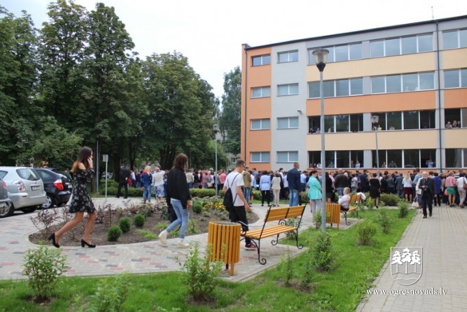 Skolas gaitas Ogres novadā sākušās