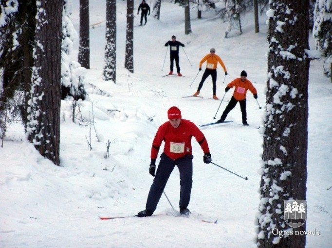 Zilie kalni ziemā