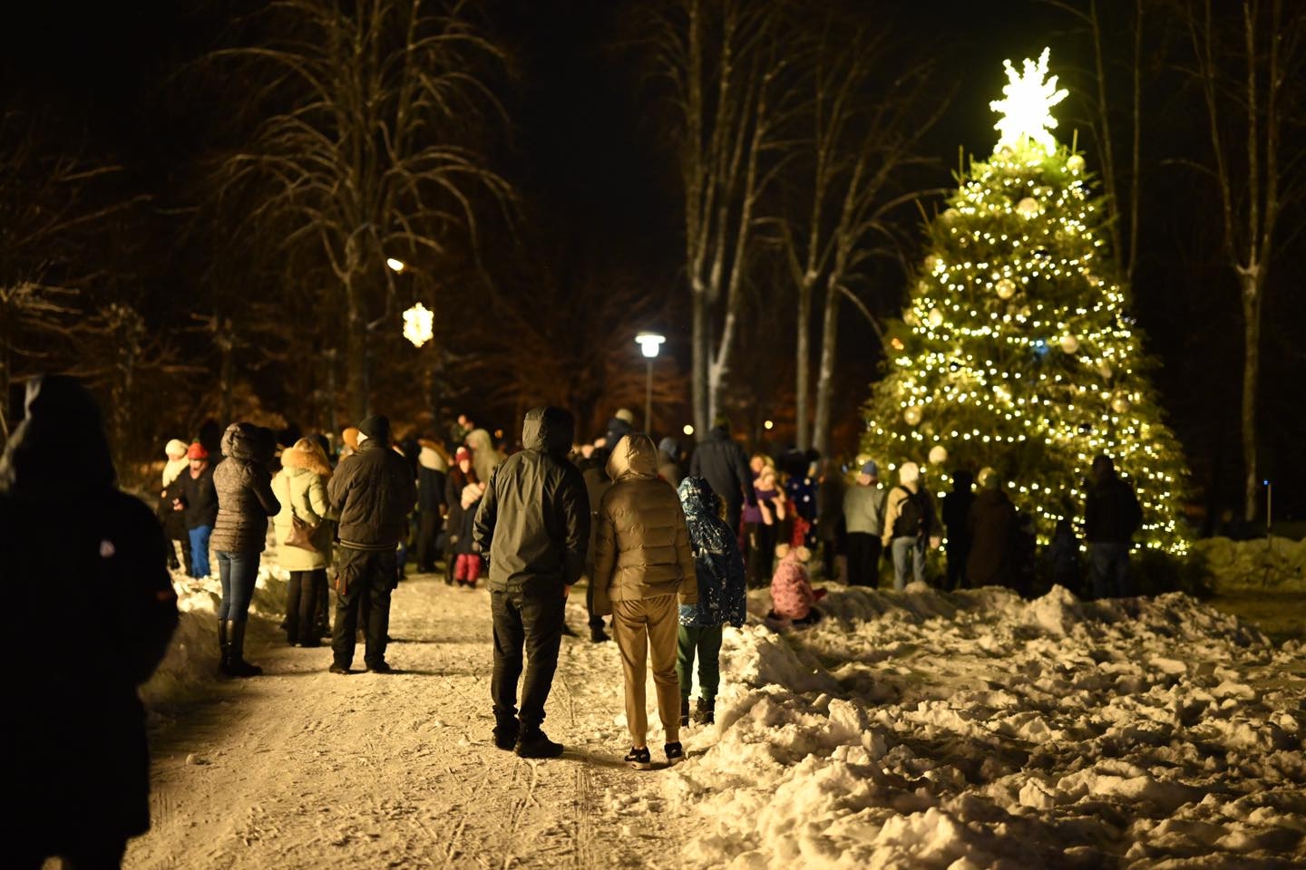 Ziemassvētku egles iedegšana Ķegumā 03.12.2023.