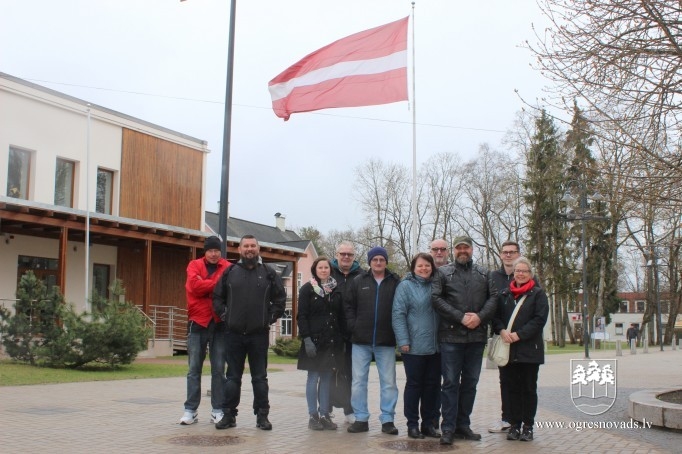 Ogrē viesojās zviedru labdarības veikalu vadītāju delegācija