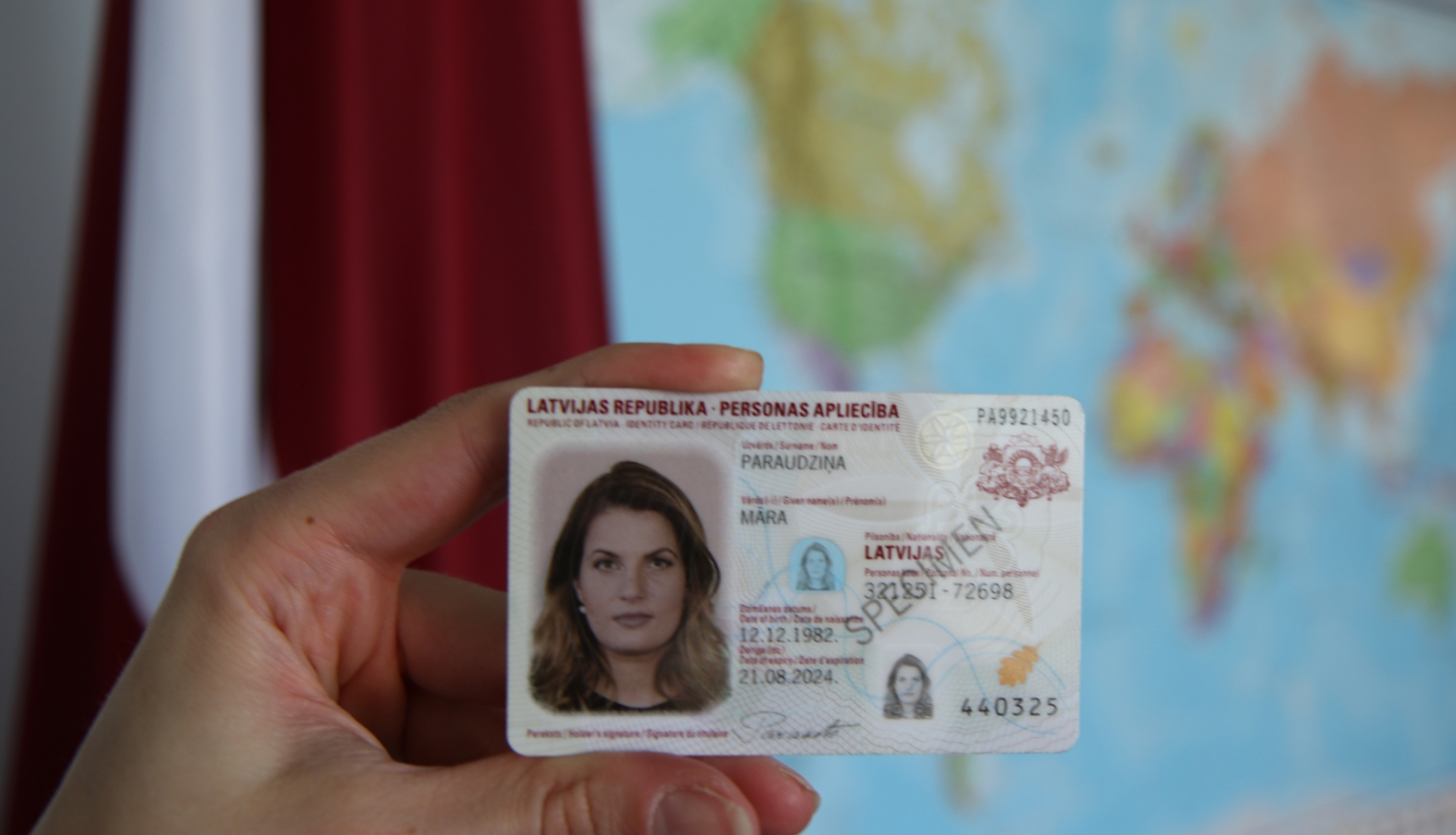 Personas apliecība jeb eID karte būs obligāta tad, kad beigsies pases derīguma termiņš