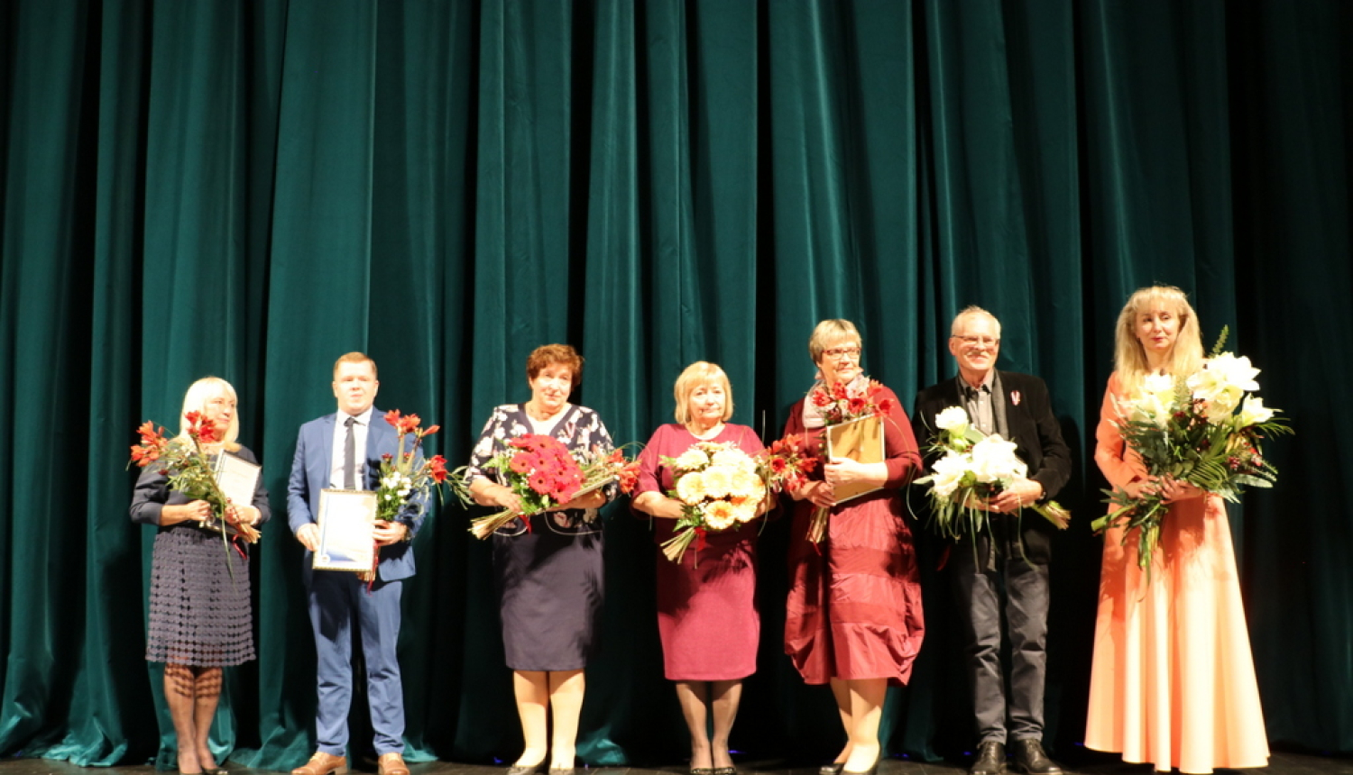 Godinot izcilākos novadniekus, Ogrē atzīmē valsts 101. gadadienu