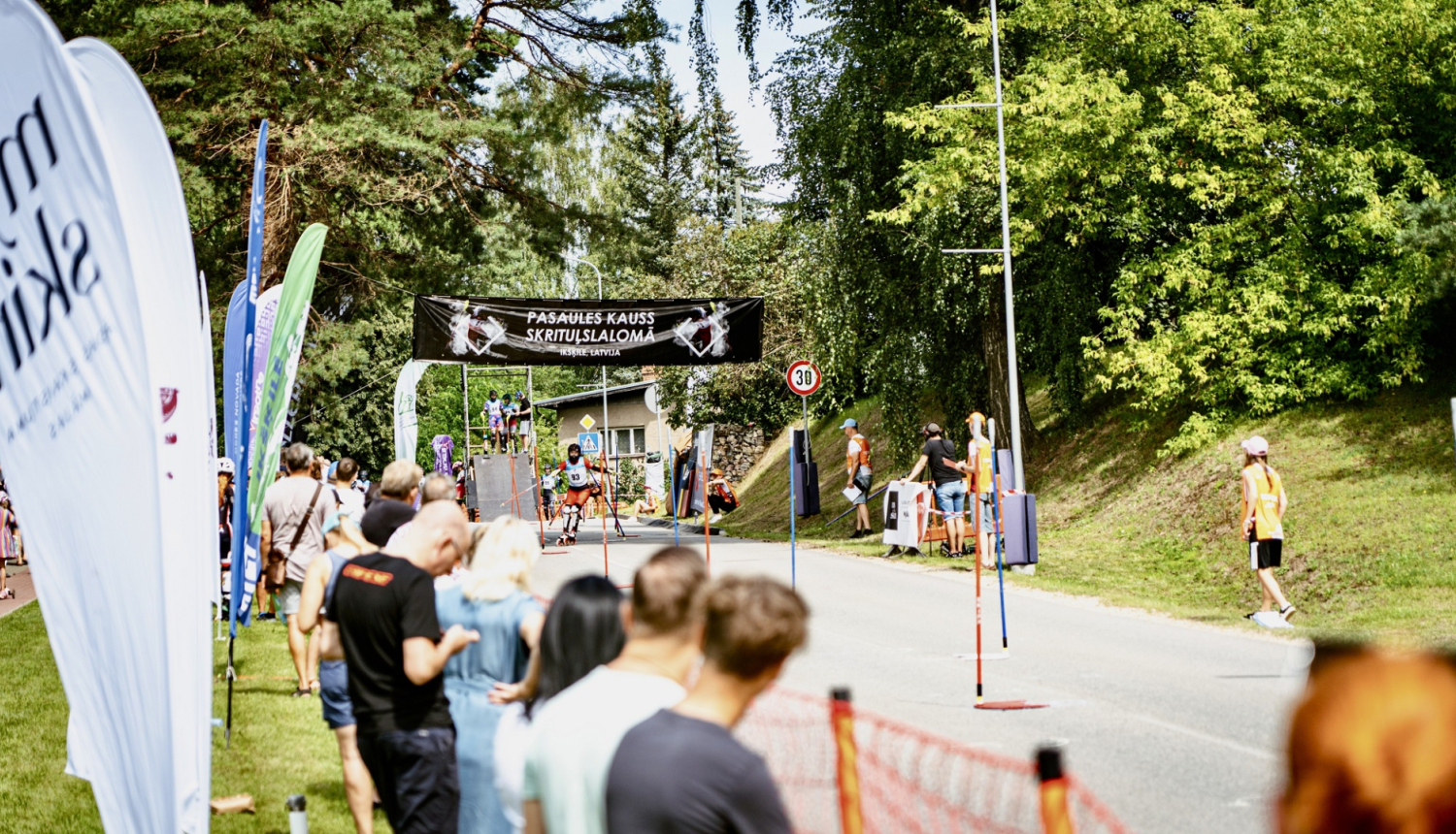 no 25. līdz 27. jūlijam, Ikšķilē notiks 2025. gada Pasaules kausa piektais posms skrituļslalomā, tam vienlaikus esot arī PK sezonas finālposmam. 