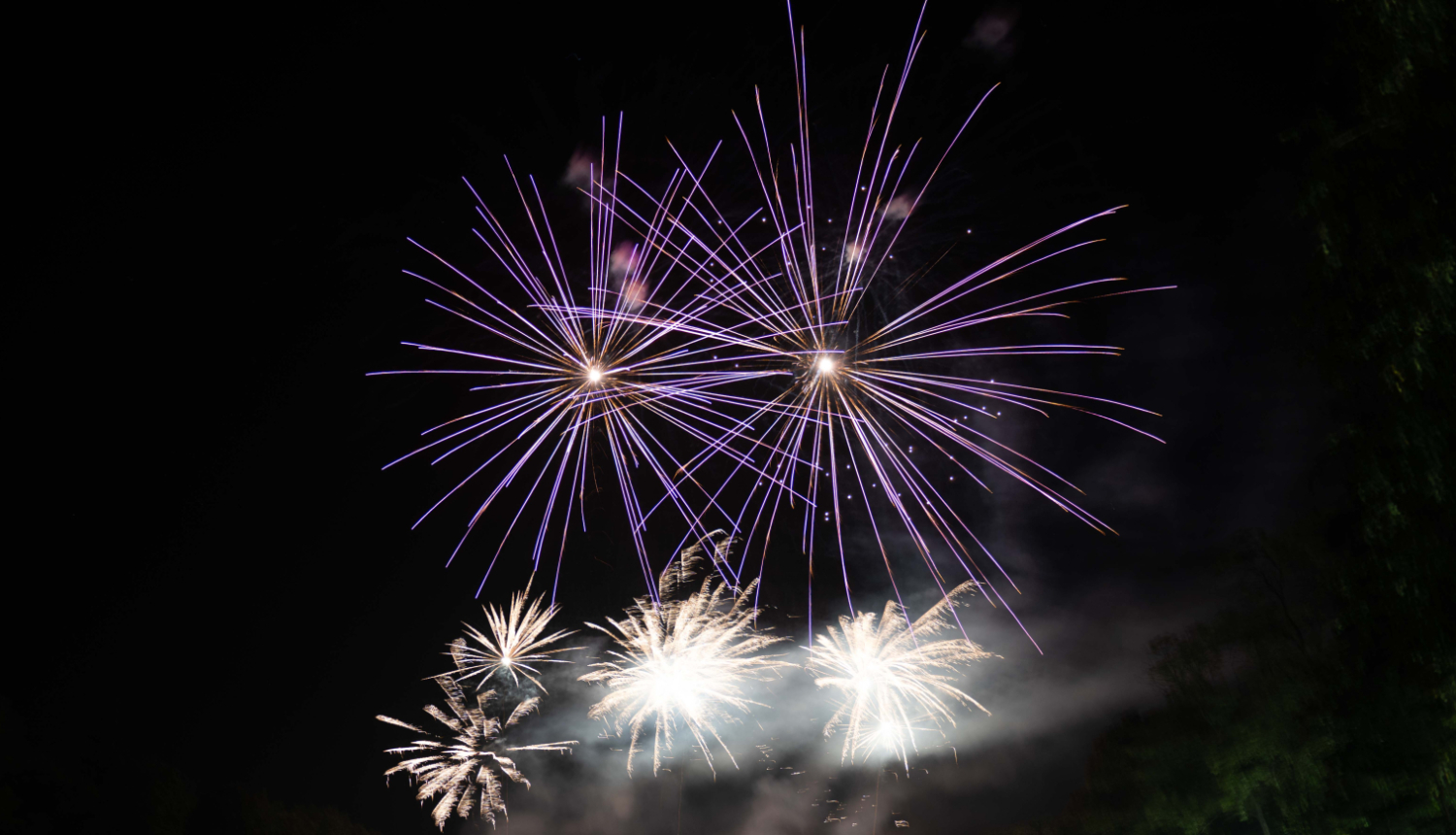 Uguņošana Ogres debesīs