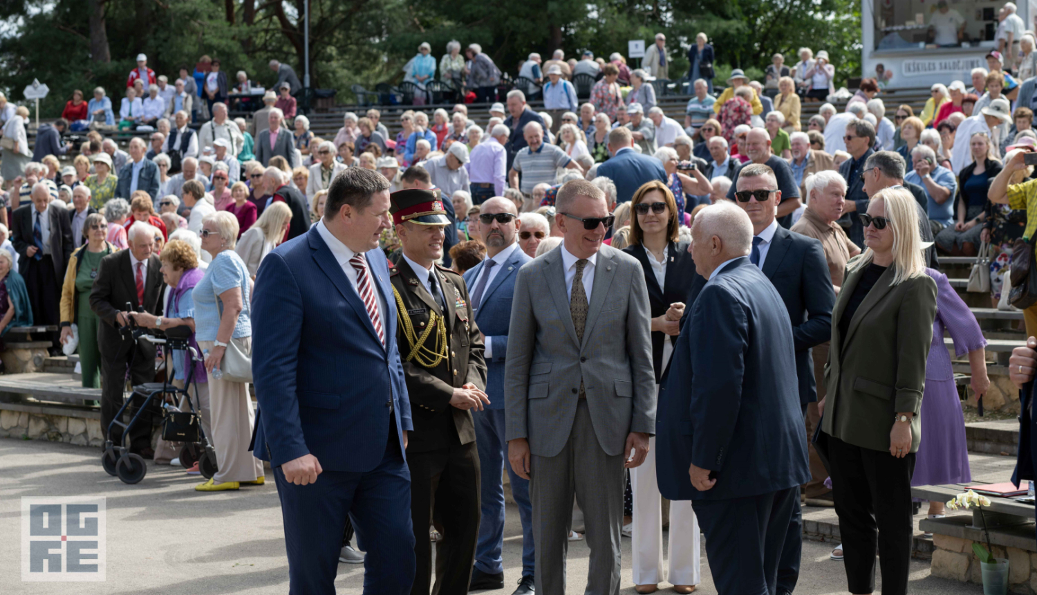 Valsts prezidents Edgars Rinkevičs un citas amatpersonas Politiski represēto personu salidojumā Ikšķile 2024. gadā 