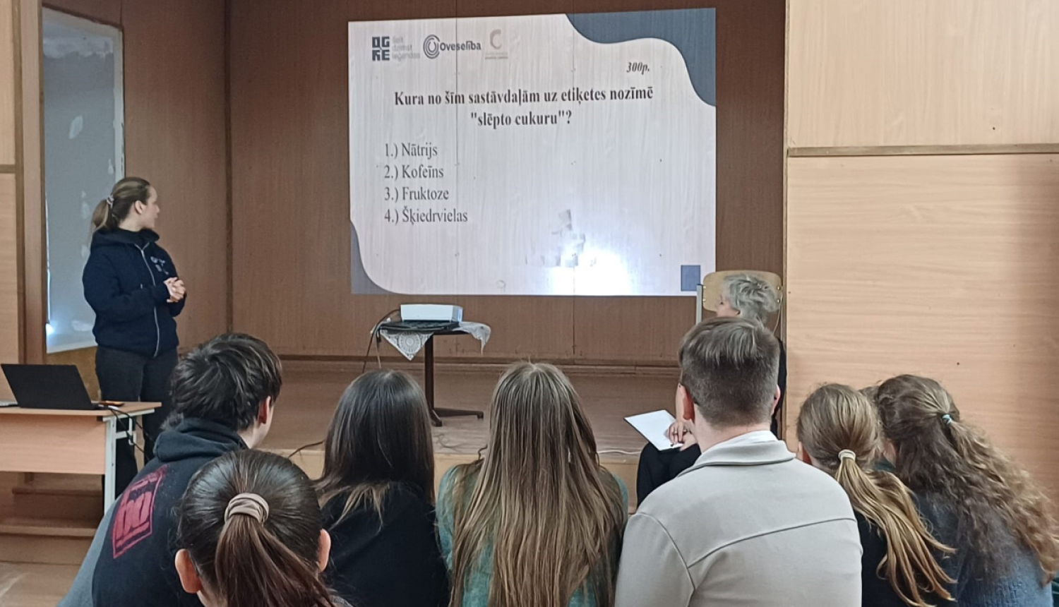 Nodarbība par jauniešu veselību Taurupes pamatskolā