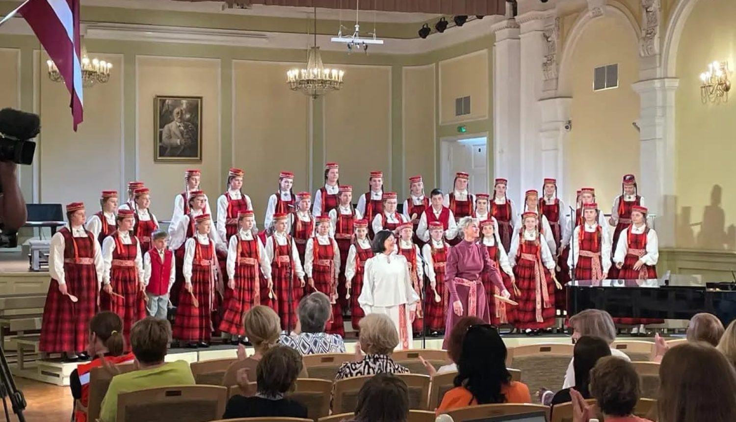 Lielvārdes mūzikas un mākslas skolas koris LlELVĀRDE saņem Zelta diplomu XIII Latvijas Skolu jaunatnes dziesmu un deju svētku koru konkursa finālā