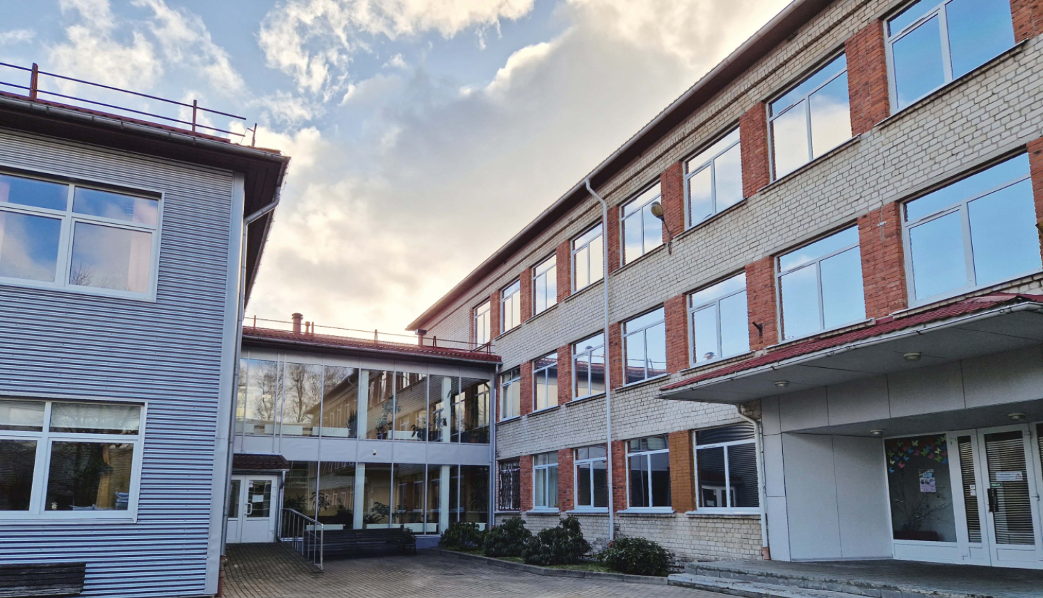 Lielvārdes vidusskola