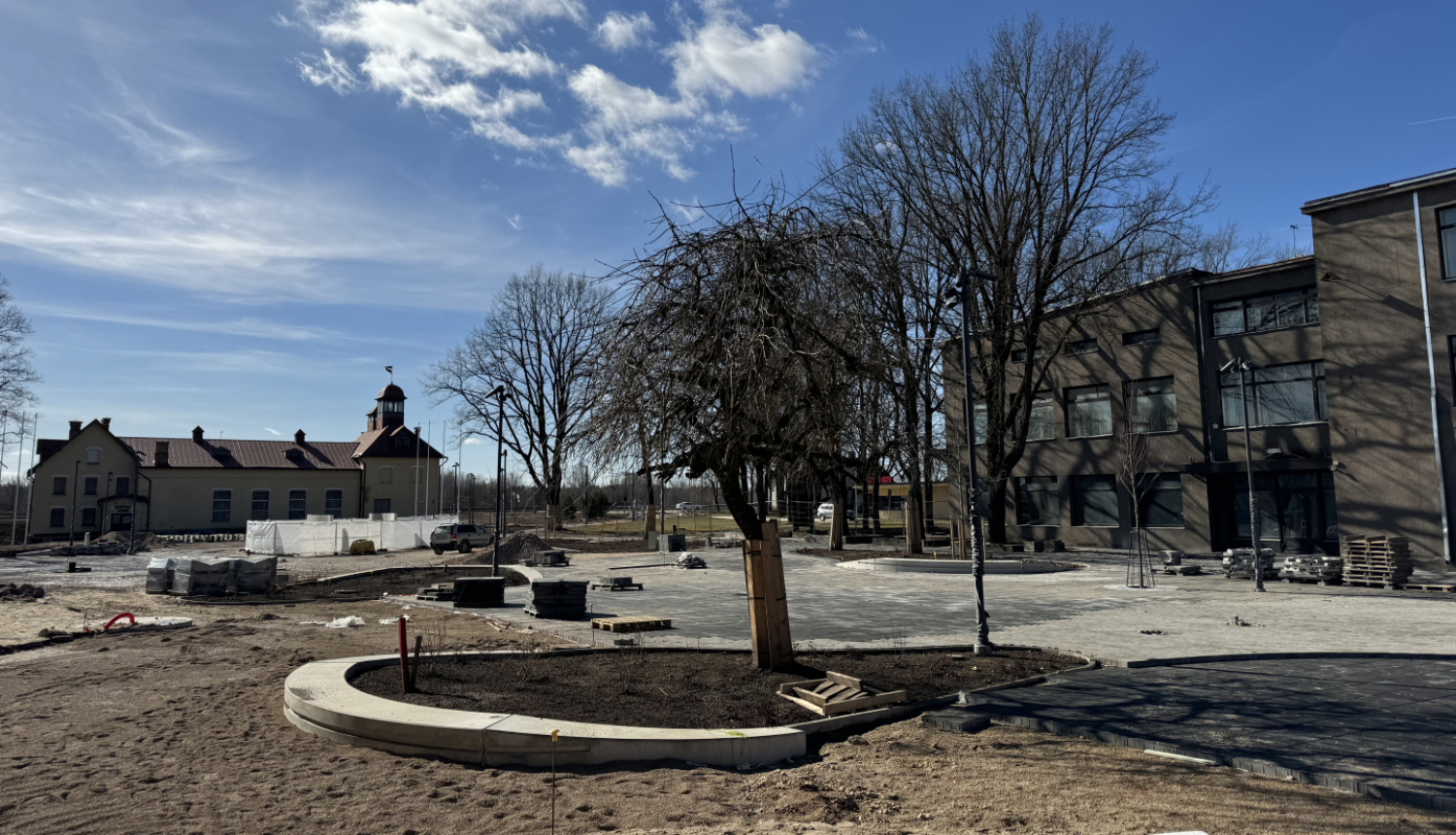Neatkarības laukums būvniecības laikā 2025. gada 20. martā