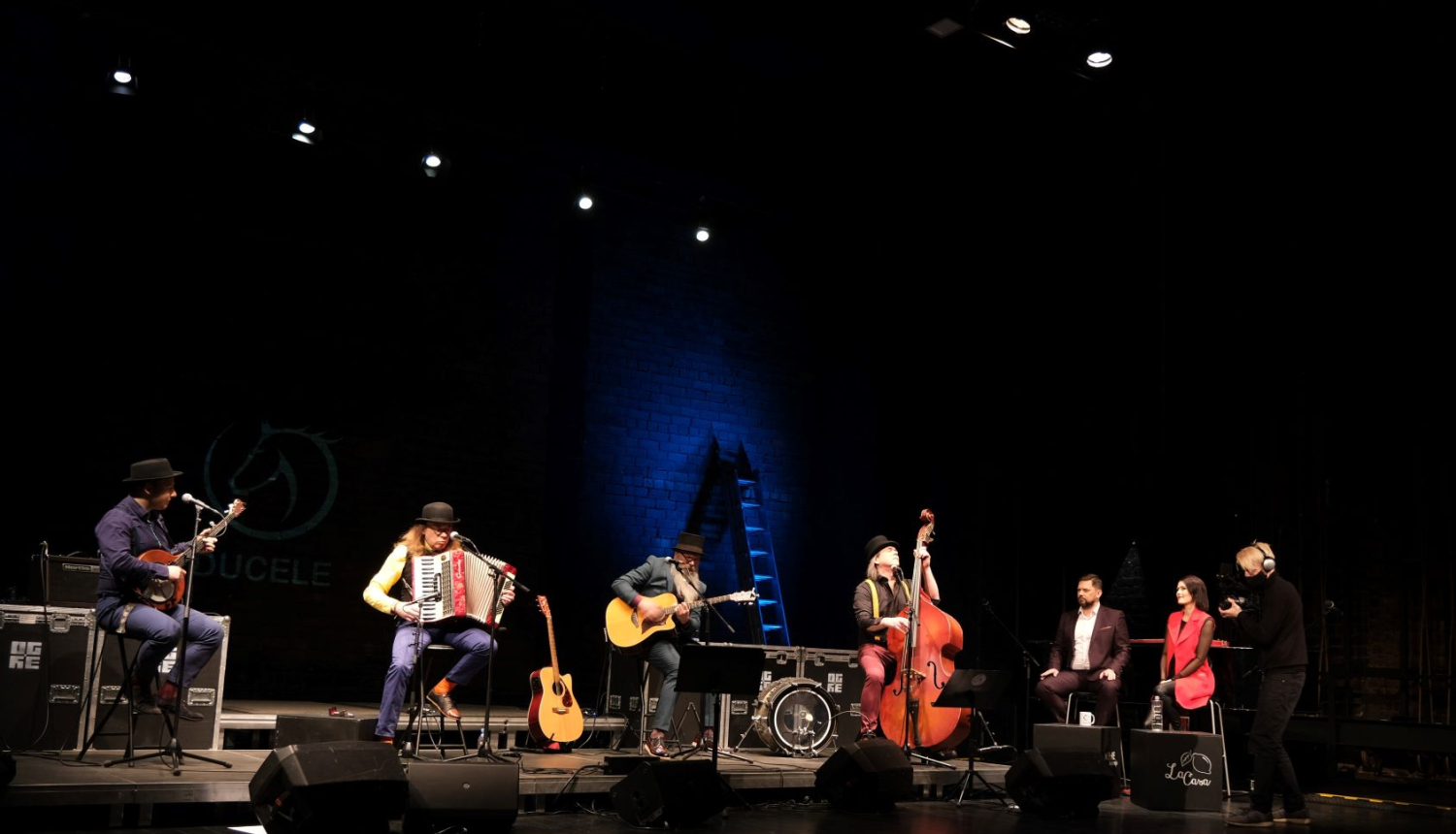 Raidījums DZĪVĀ SKATUVE OGRĒ turpina priecēt televīzijas skatītājus