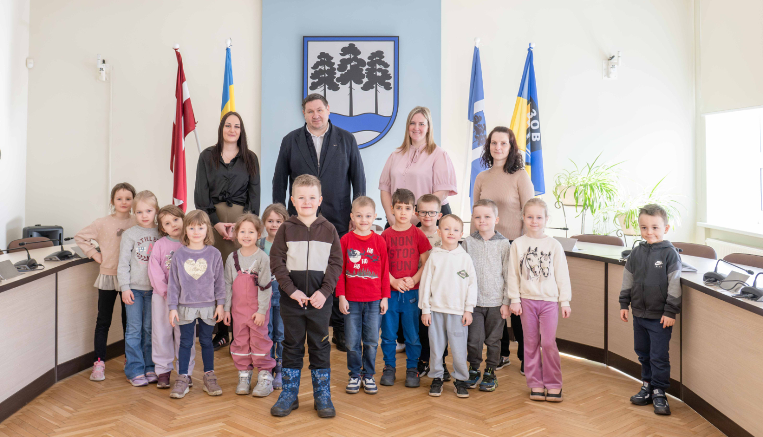 Ogres novada pašvaldībā viesojas PII Dzīpariņš bērni