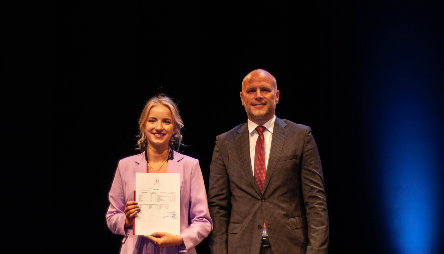 Vidusskolas absolvente Sabīne Šurna saņem Simtgades izcilnieka stipendiju