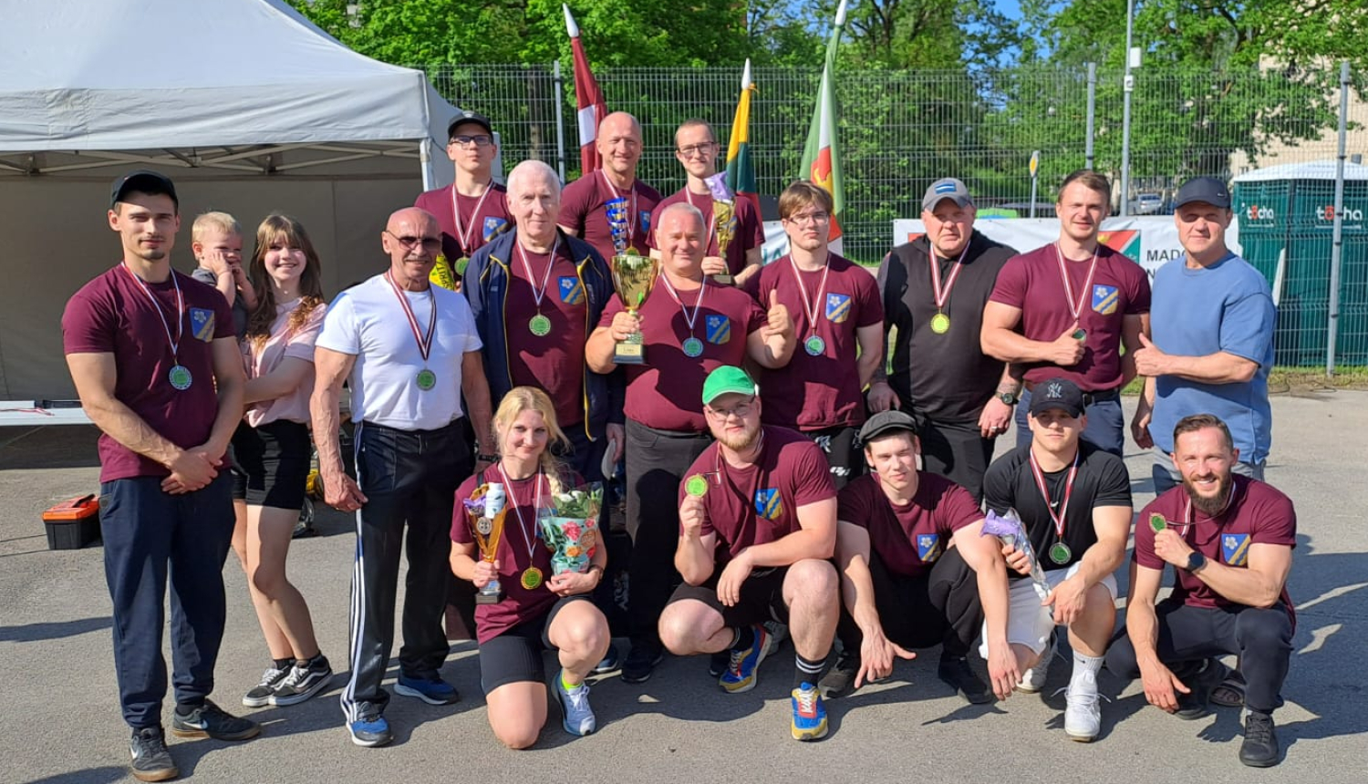    7. jūnijā Madonas pilsētas svētku ietvaros noritēja LČ spiešanā guļus uz atkārtojumu skaitu, kurās startēja SK “Rembate”