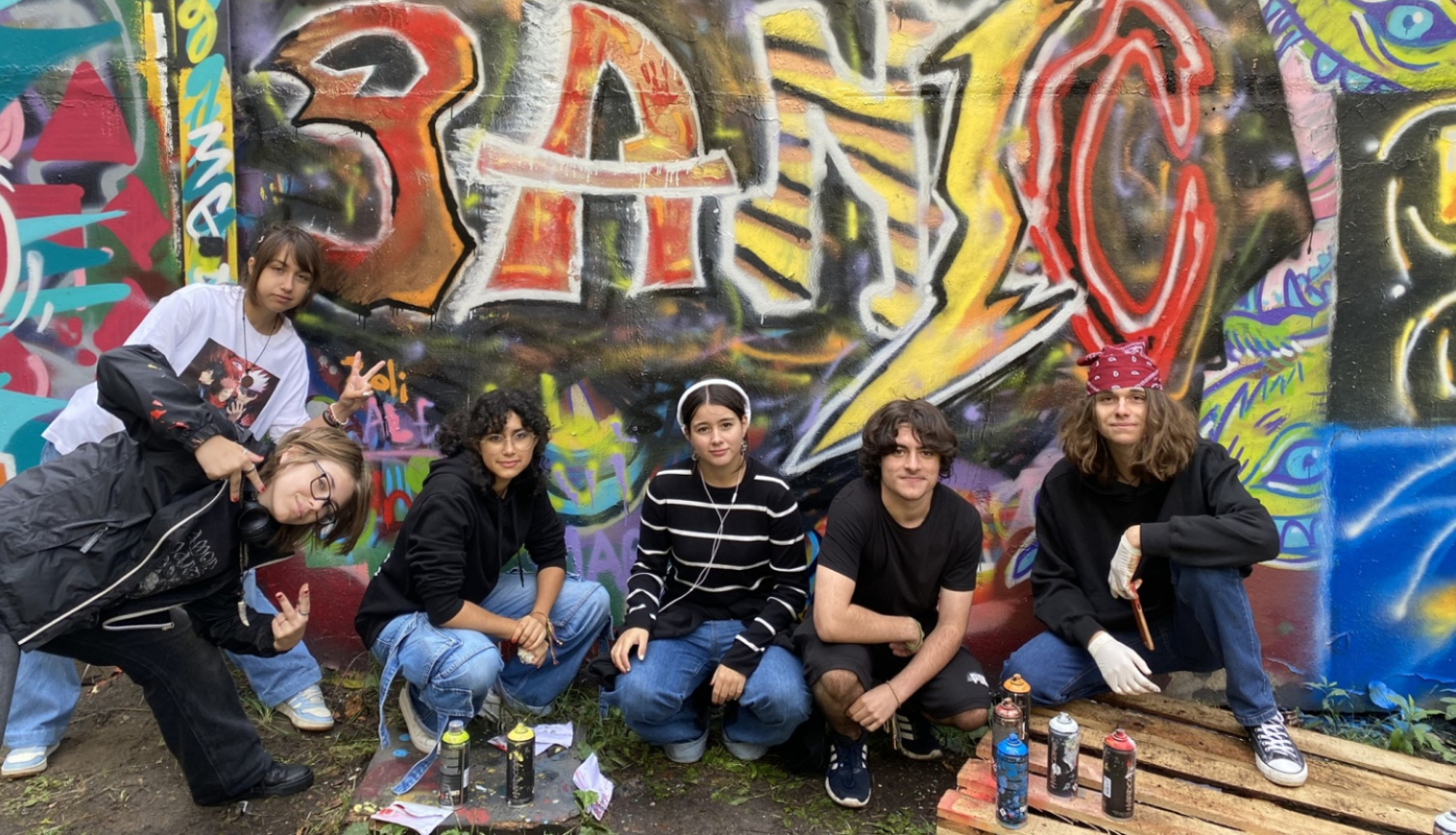 jaunieši no Latvijas, Rumānijas, Īrijas un Portugāles Erasmus+ jauniešu apmaiņas projektā “LET IT OUT”, kas norisinājās pērnā gada vasaras izskaņā